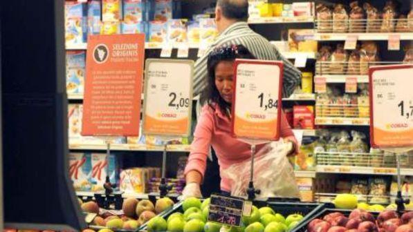 Commercio Ue, allarme da Bruxelles: "Servono strumenti di difesa più forti" contro la Cina