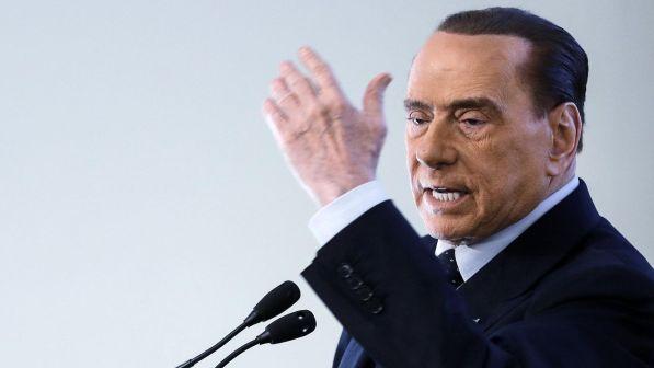 Berlusconi: "Nessuna alleanza con Renzi, ho un impegno con gli elettori"