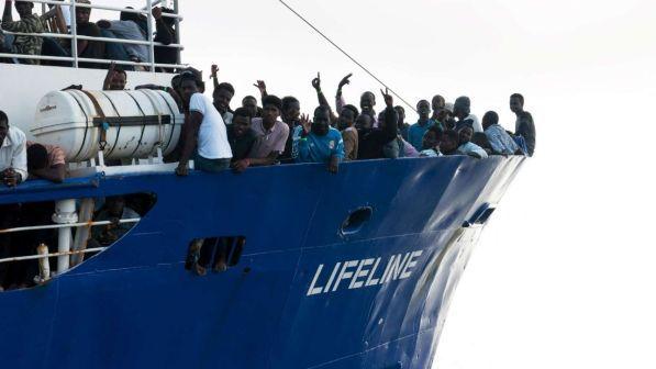Lifeline, il premier di Malta Muscat dà il via libera per l'attracco