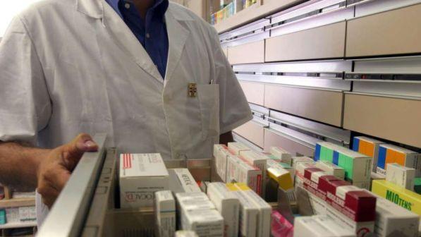 Farmaci innovativi "fantasma": un medico su tre non può prescriverli