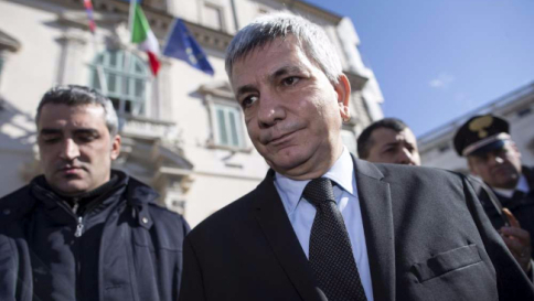 Avvenire contro Nichi Vendola: "Il triste mercato dell'umano cresce"
