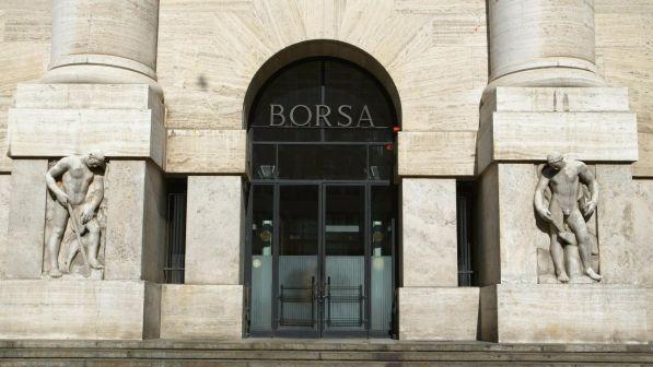 Piazza Affari apre in calo, Ftse Mib -0,16% a 20.598 punti
