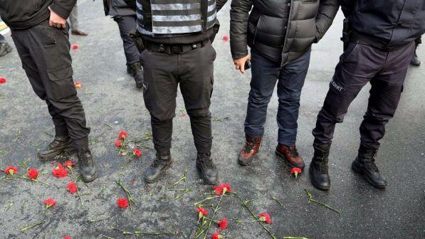 Istanbul, testimoni: "Il killer ha urlato 'Allah akbar'"