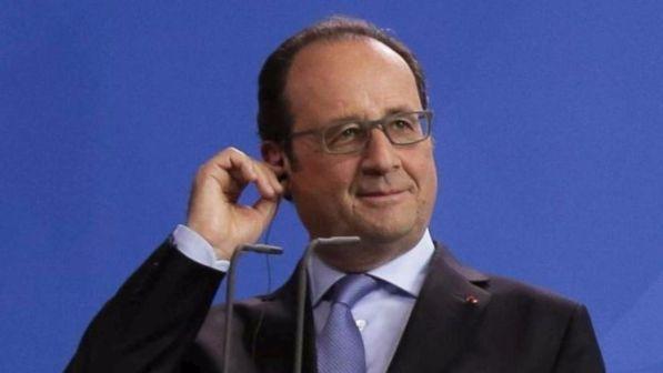 Francia, Hollande: "Voterò Macron, estrema destra rischio per Paese"