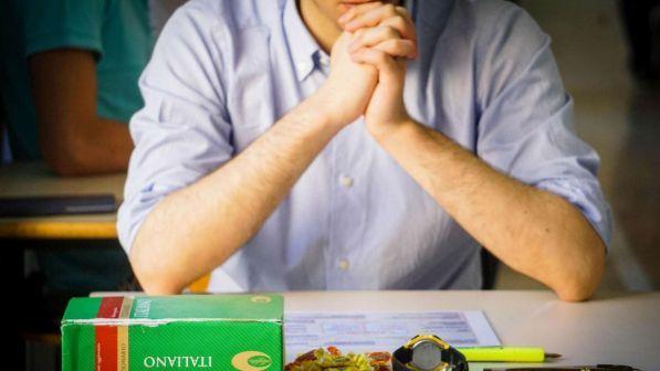 Esami di maturità, nel "diplomificio" di Secondigliano il titolo si prende con 5mila euro