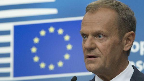 Ue, Tusk: "Diffidare da anti-Ue con pugno duro su problema migranti"