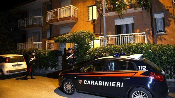 Torino, uccide il figlio adottivo con un cavo del pc e poi allerta i carabinieri
