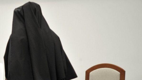 Frosinone, costringeva un 12enne a urinare e defecare nei pantaloni: suora indagata per maltrattamenti