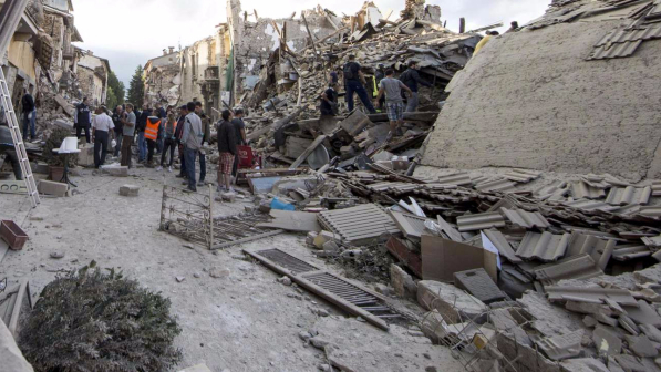 Terremoto nel Centro Italia, sindaco di Amatrice: decine di morti