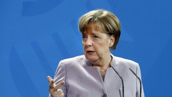 Merkel: "Arresto attivista tedesco in Turchia ingiustificato"