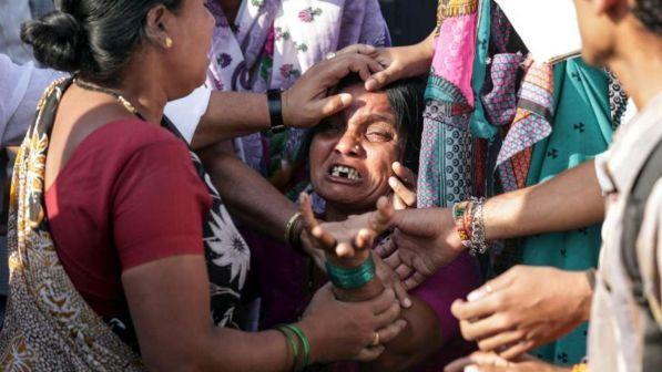 India, 15 studenti morti in un rogo di un edificio