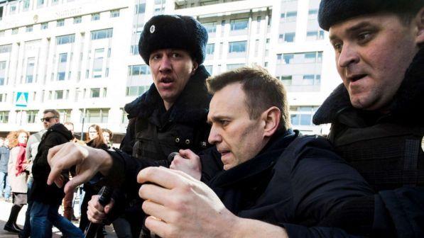 Russia, arrestati un centinaio di sostenitori di Navalny
