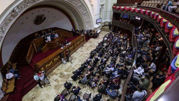 Venezuela, l'Assemblea costituente si dichiara organismo supremo