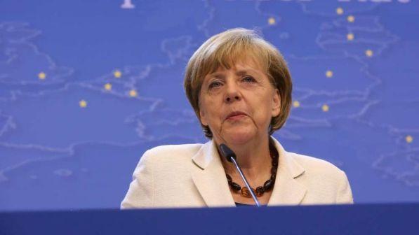 Migranti, Merkel: "Su due punti importanti servono consultazioni"