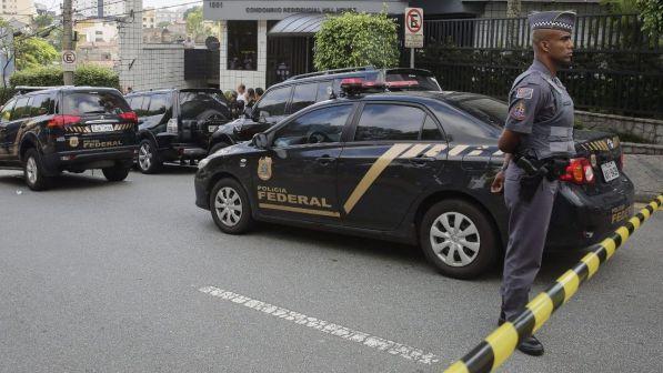Brasile, uomo spara in cattedrale poi si suicida: 4 vittime