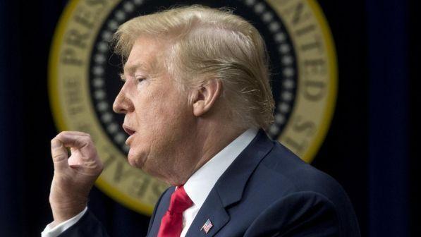 Usa,Trump ai repubblicani: shutdown prosegua, stolto cedere sul muro