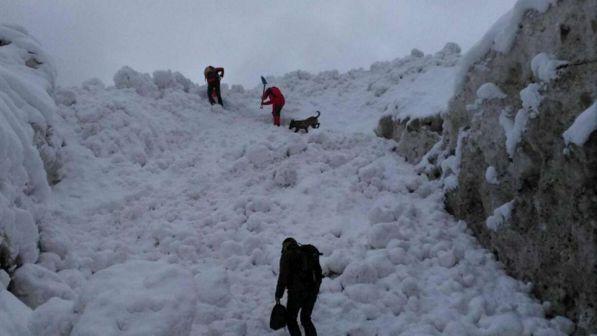 Incidenti montagna, una valanga uccide tre sciatori in Austria