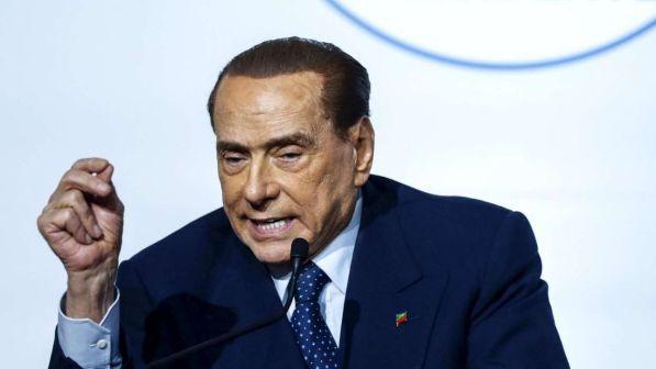 Berlusconi: "Governo con il Pd? Lo voglio di centrodestra"