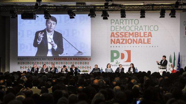 Pd, la minoranza: "Renzi ha scelto la scissione" | Ira di Guerini: "Esterrefatto"