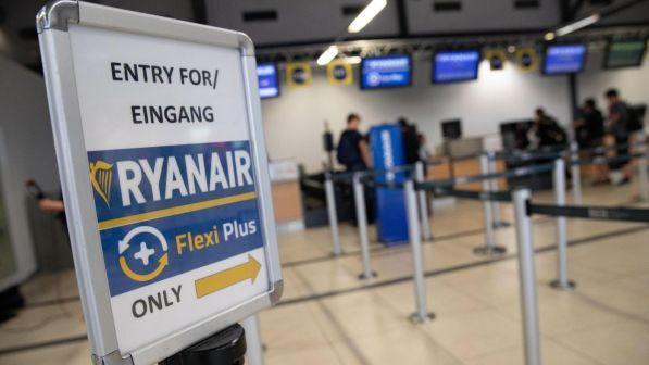 Ryanair: niente costi aggiuntivi sul bagaglio a mano per le prenotazioni entro il 31 agosto