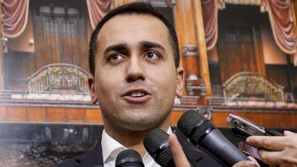 Alitalia, Luigi Di Maio: "Il rilancio è nel contratto di governo"