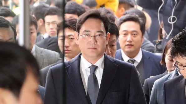 Seul, in manette il vice presidente di Samsung Lee Jae-yong