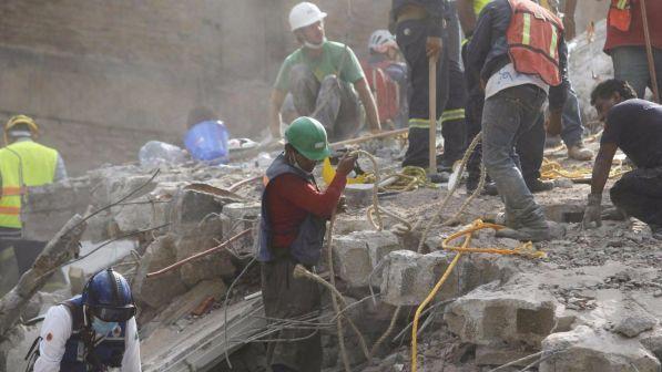 Terremoto in Messico, sale a 307 il bilancio delle vittime