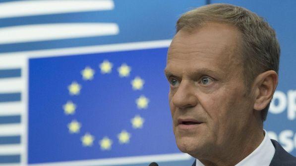 Migranti, Tusk: "Messaggio chiaro alle Ong, rispettino la legge"