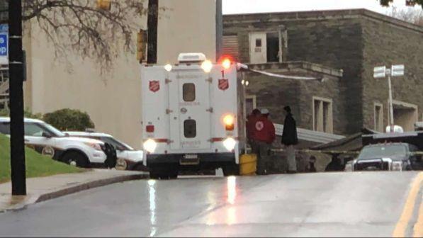 Assolto agente che sparò a nero disarmato, proteste a Pittsburgh