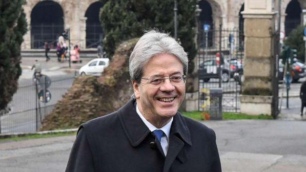 Gentiloni: "Il mio impegno finisce con le elezioni, no governo con Berlusconi"