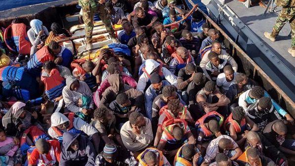 Migranti, 60 persone soccorse dalla Marina libica