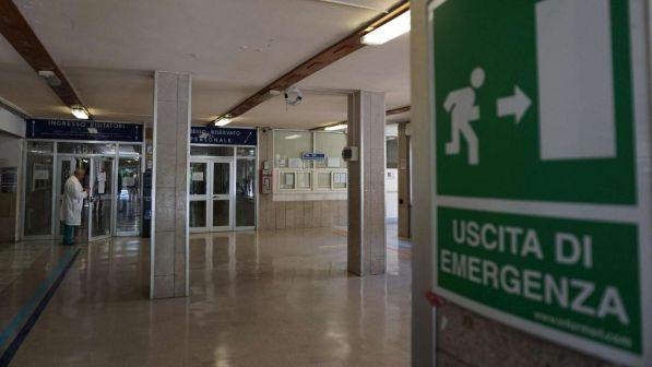 Napoli, 72enne muore dopo un'attesa di 6 ore in ospedale: aperta un'inchiesta