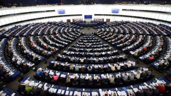 Ue, Europarlamento apre procedura contro Ungheria: rischio sanzioni