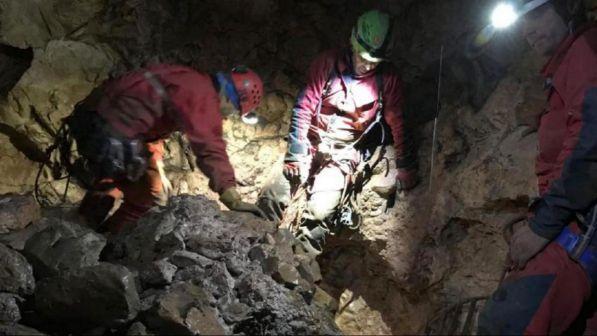 Torino, escursionisti bloccati su sperone roccia: soccorsi in azione