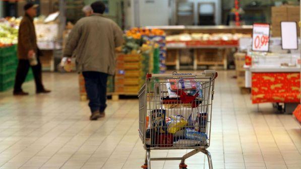 Prezzi, Istat: "carrello della spesa" doppia l'inflazione a +0,8%