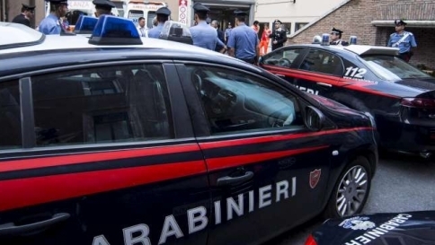 carabinieri 112 roma accoltellati