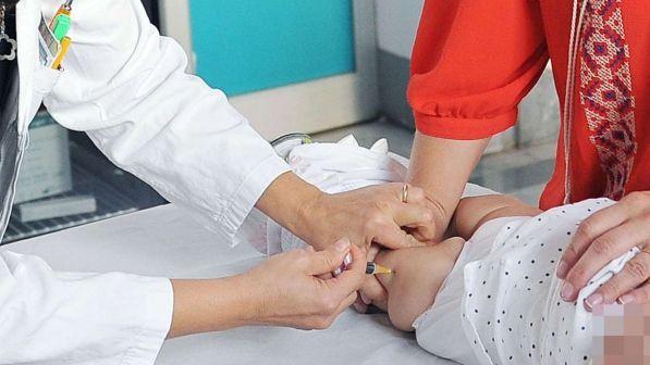 Vaccini, pediatri: autocertificazione "non utilizzabile" in sanità