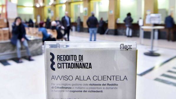 Reddito di cittadinanza, Tridico: "L'importo medio è di 520 euro a famiglia"