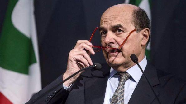 Bersani a Renzi: "Voto subito? Non si vince sulle macerie del Paese"