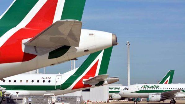 Alitalia, avviato taglio dei costi non relativo al personale: -160 milioni nel 2017