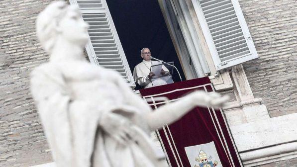 Migranti, appello del Papa: la comunità internazionale agisca subito