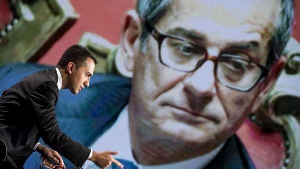 Tria: "Draghi ha ragione sullo spread, così alto è dannoso" | Di Maio: "Se ora resistiamo, nel 2019 vero cambiamento"