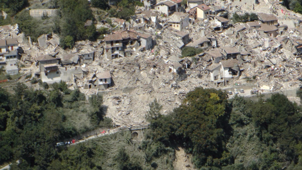 Terremoto, raccolti 11 milioni di euro con gli sms solidali