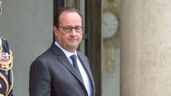 Hollande replica a Trump: "Ue non ha bisogno di consigli esterni"