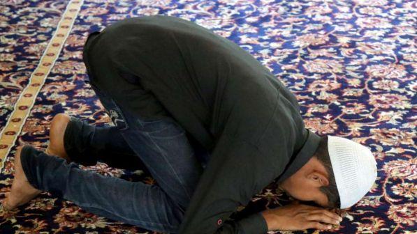 Torino, liceale musulmano rispetta il Ramadan, i compagni spostano la cena di classe