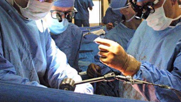 Selfie in ospedale, il divieto del ministero della Salute: "Offendono i pazienti"