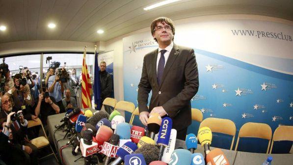 Catalogna, "Puigdemont non si presenterà ai giudici giovedì"