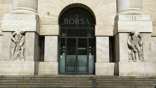Borsa, Milano chiude in forte calo: Ftse Mib perde il 3,54%