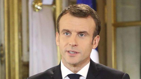Gilet gialli, Macron: "La Francia ha bisogno di calma e ordine"