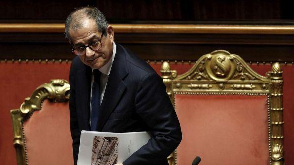 Tria: "Prevediamo una situazione di stagnazione, spero temporanea"